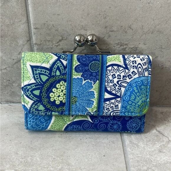 Vera Bradley Small Doodle Daisy Kisslock Wallet NWT - Picture 1 of 5